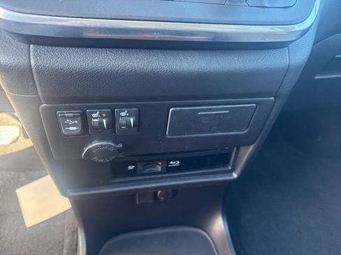 Used 2017 Toyota Sienna Limited image 17