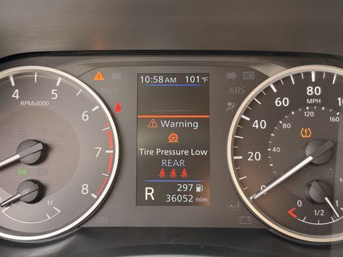 Used 2024 Nissan Sentra S FWD image 28