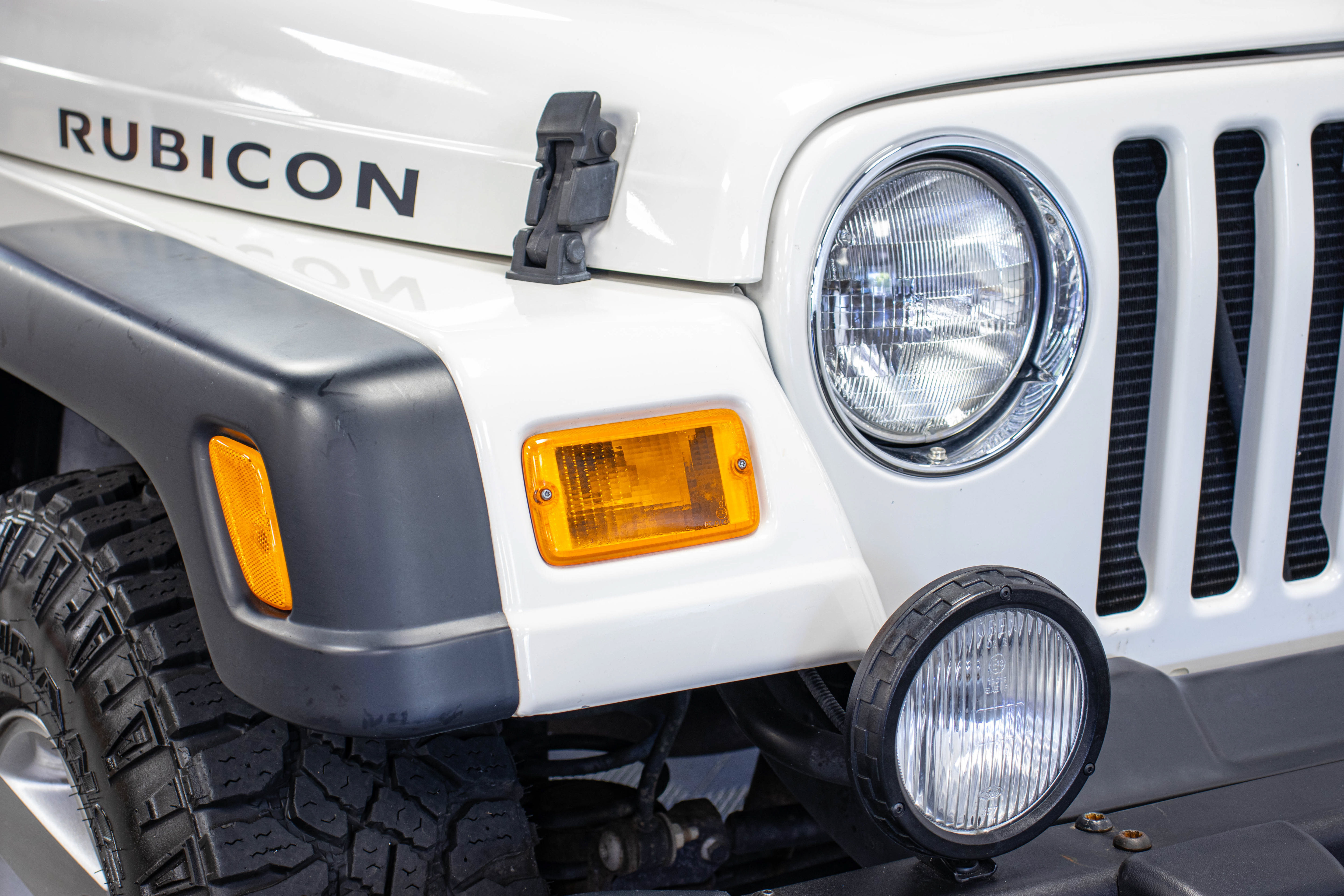 Used 2004 Jeep Wrangler Rubicon w/ Dual Top Group AWD/4WD image 12