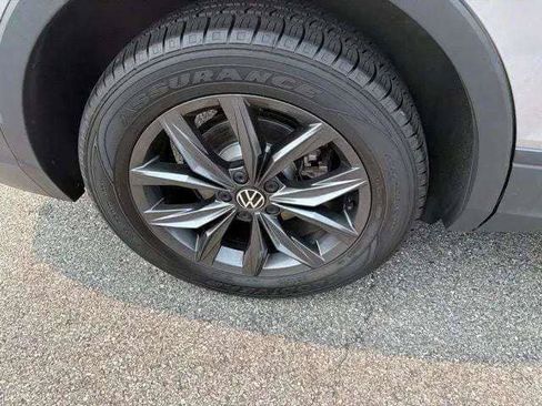 Certified 2023 Volkswagen Tiguan SE AWD/4WD image 33