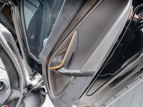 Used 2019 McLaren 720S Performance RWD image 60