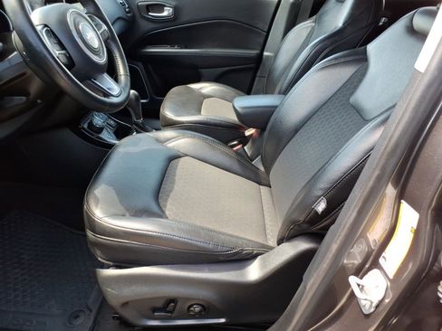 Used 2018 Jeep Compass Latitude w/ Popular Equipment Group AWD/4WD image 13