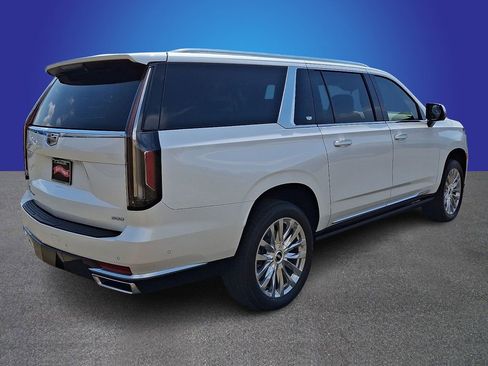 Used 2024 Cadillac Escalade ESV Premium Luxury AWD/4WD image 4