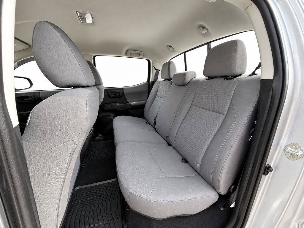 Used 2018 Toyota Tacoma SR AWD/4WD image 13