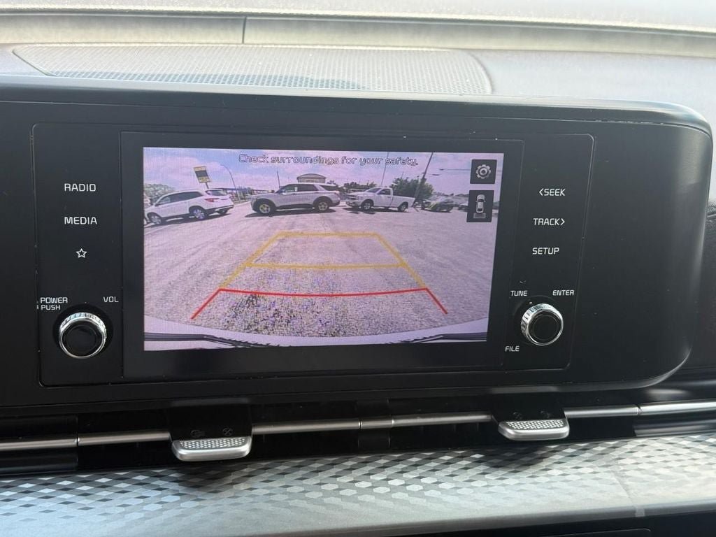 Used 2022 Kia Carnival LX FWD image 24