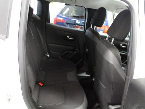 Used 2020 Jeep Renegade Altitude AWD/4WD image 24