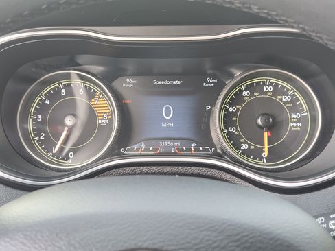 Used 2022 Jeep Cherokee Limited w/ Elite Package image 19