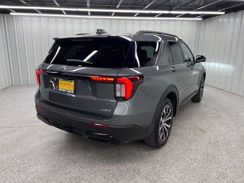 Used 2025 Ford Explorer ST-Line image 6