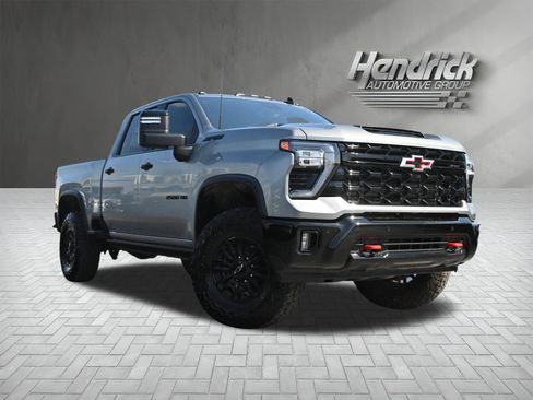 Used 2026 Chevrolet Silverado 2500 ZR2 w/ LPO, Dark Essentials Package image 2