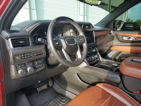Used 2024 GMC Yukon Denali Ultimate AWD/4WD image 19