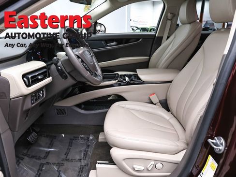 Used 2022 Lincoln Nautilus FWD w/ Premium Package image 14