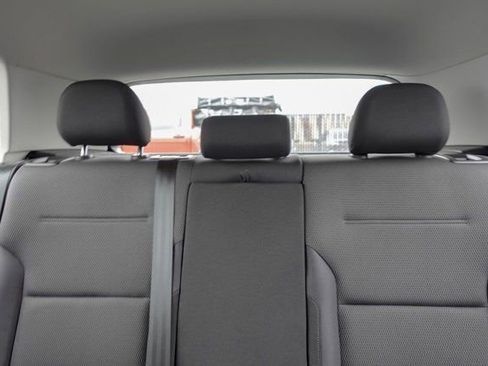 Used 2019 Volkswagen e-Golf SE w/ Driver Assistance Package image 16