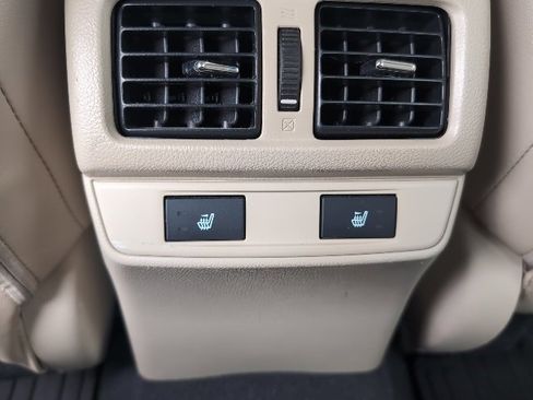 Used 2016 Subaru Legacy 3.6R Limited image 23