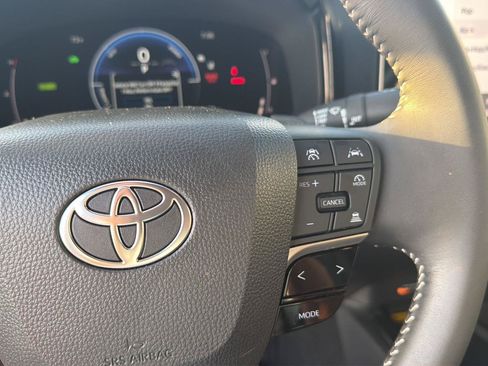 Used 2025 Toyota Camry SE w/ Multimedia Upgrade Package FWD image 22