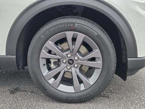 New 2026 Ford Explorer Active w/ Active Comfort Package AWD/4WD image 5