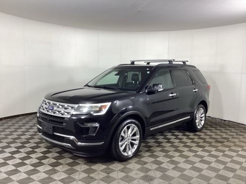 Used 2018 Ford Explorer Limited w/ Equipment Group 301A AWD/4WD image 5