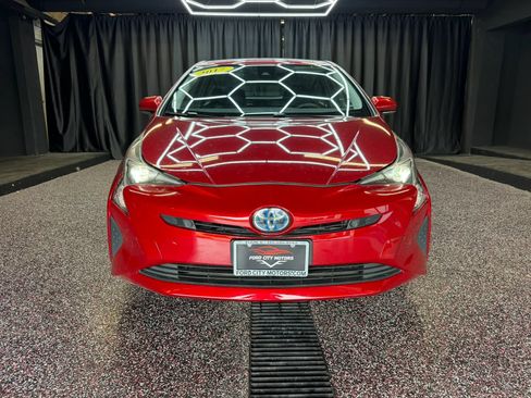 Used 2017 Toyota Prius Two w/ Prius Two Safety Plus Package FWD image 2