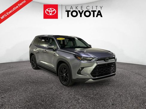 New 2026 Toyota Grand Highlander Limited image 9