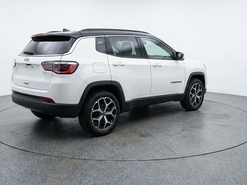 Used 2025 Jeep Compass Limited AWD/4WD image 9