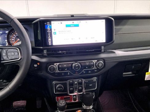 New 2026 Jeep Gladiator Mojave image 17