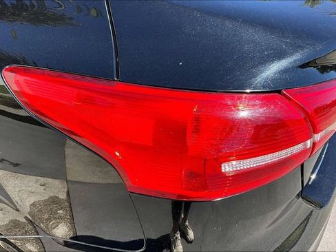 Used 2016 Ford Focus SE FWD image 28