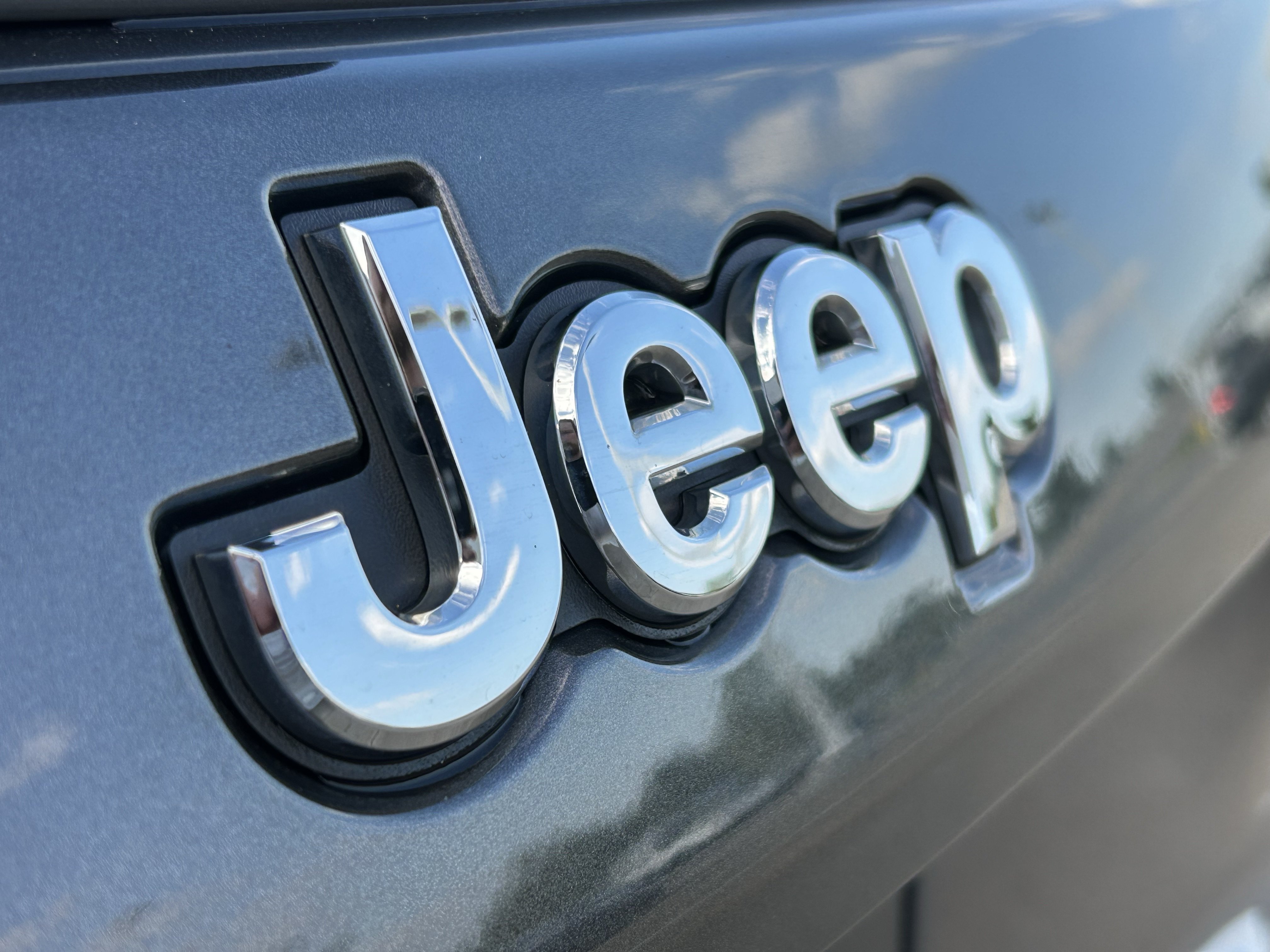 Used 2018 Jeep Compass Limited AWD/4WD image 7