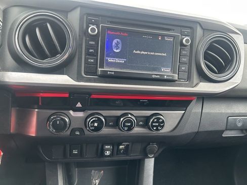 Used 2018 Toyota Tacoma SR5 image 28