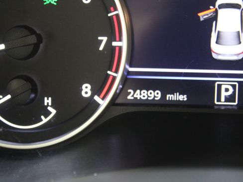 Used 2024 Nissan Sentra SR w/ SR Premium Package image 12