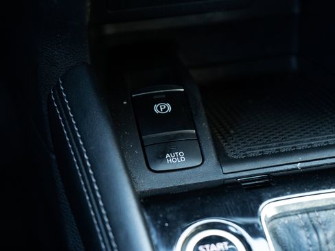 Used 2022 Nissan Kicks SR w/ Interior Electronics Package image 33