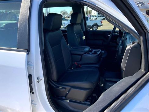 Used 2025 Chevrolet Silverado 2500 W/T image 9