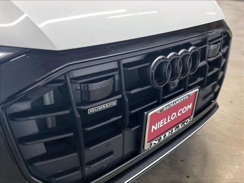 Used 2022 Audi Q8 Prestige AWD/4WD image 32