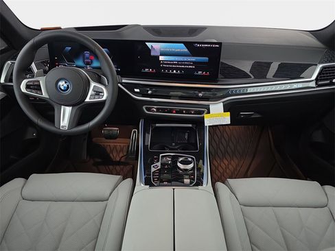 New 2026 BMW X5 xDrive50e w/ Executive Package image 9