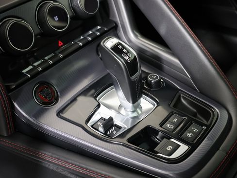 Used 2022 Jaguar F-TYPE R-Dynamic image 6