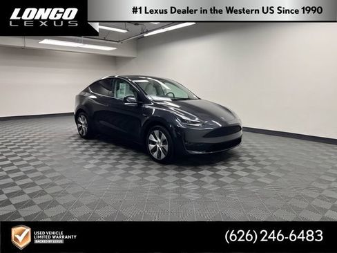 Used 2024 Tesla Model Y Long Range AWD/4WD image 1