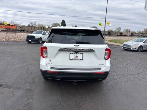 Used 2021 Ford Explorer XLT image 9
