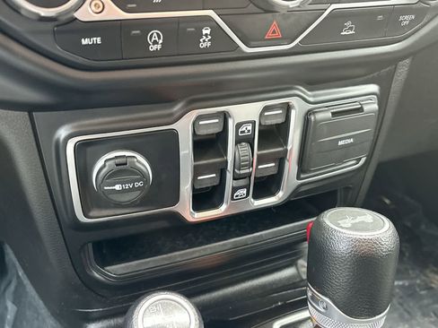 Certified 2022 Jeep Wrangler Unlimited Sport AWD/4WD image 26