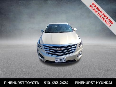 Used 2017 Cadillac XT5 Luxury w/ Driver Awareness Package image 4