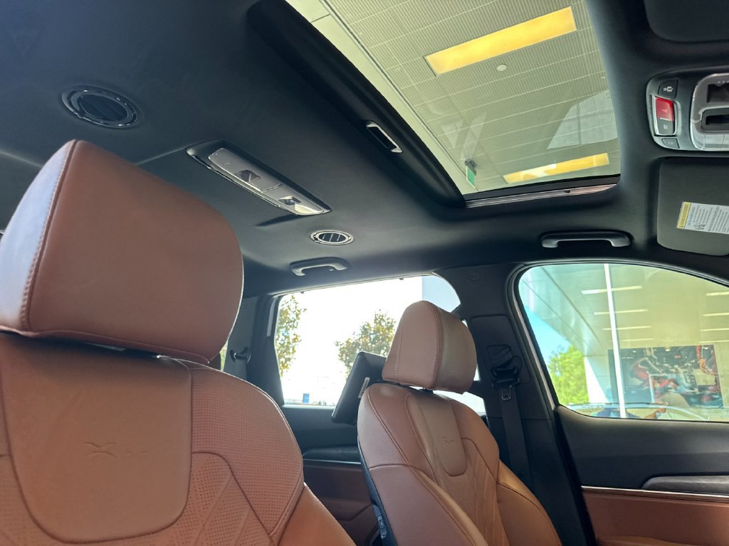 Used 2025 Kia Telluride AWD image 20