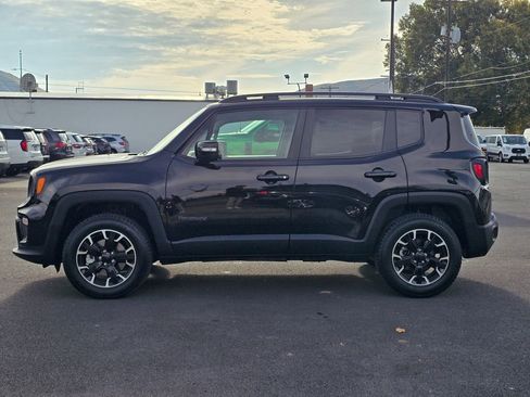 Used 2023 Jeep Renegade Latitude image 2
