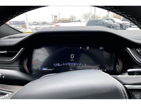 Certified 2025 Jeep Grand Cherokee Overland w/ Luxury Tech Group IV image 27