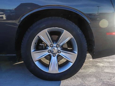 Used 2021 Dodge Challenger SXT image 10