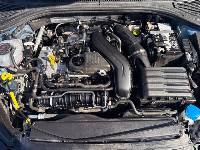 Used 2025 Volkswagen Jetta SE FWD image 29