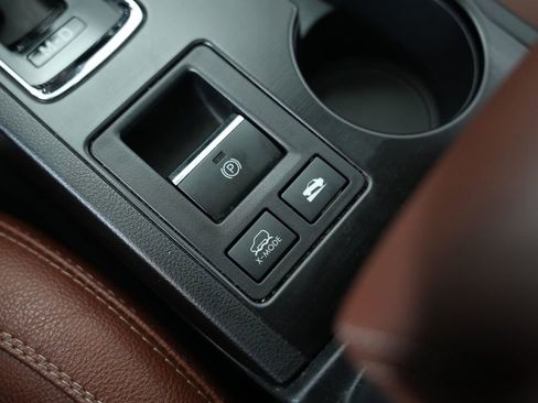 Used 2018 Subaru Outback 2.5i Touring image 35
