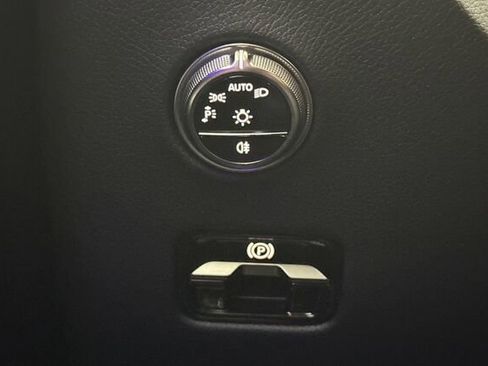 Certified 2025 Mercedes-Benz GLC 300 image 36