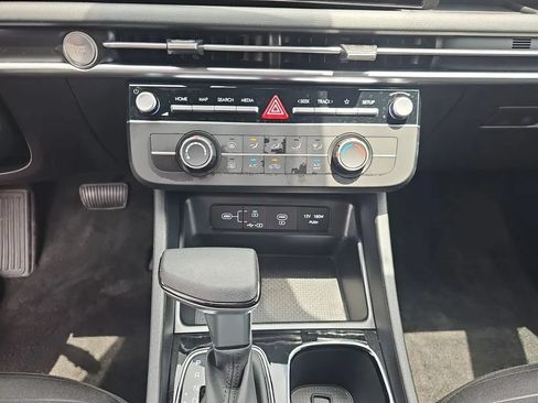 Used 2026 Hyundai Santa Cruz SE FWD image 20