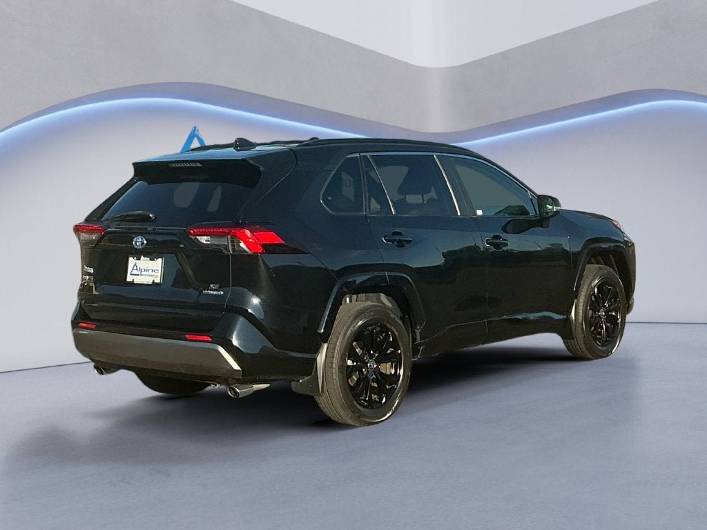 Used 2022 Toyota RAV4 SE w/ Convenience Package AWD/4WD image 5