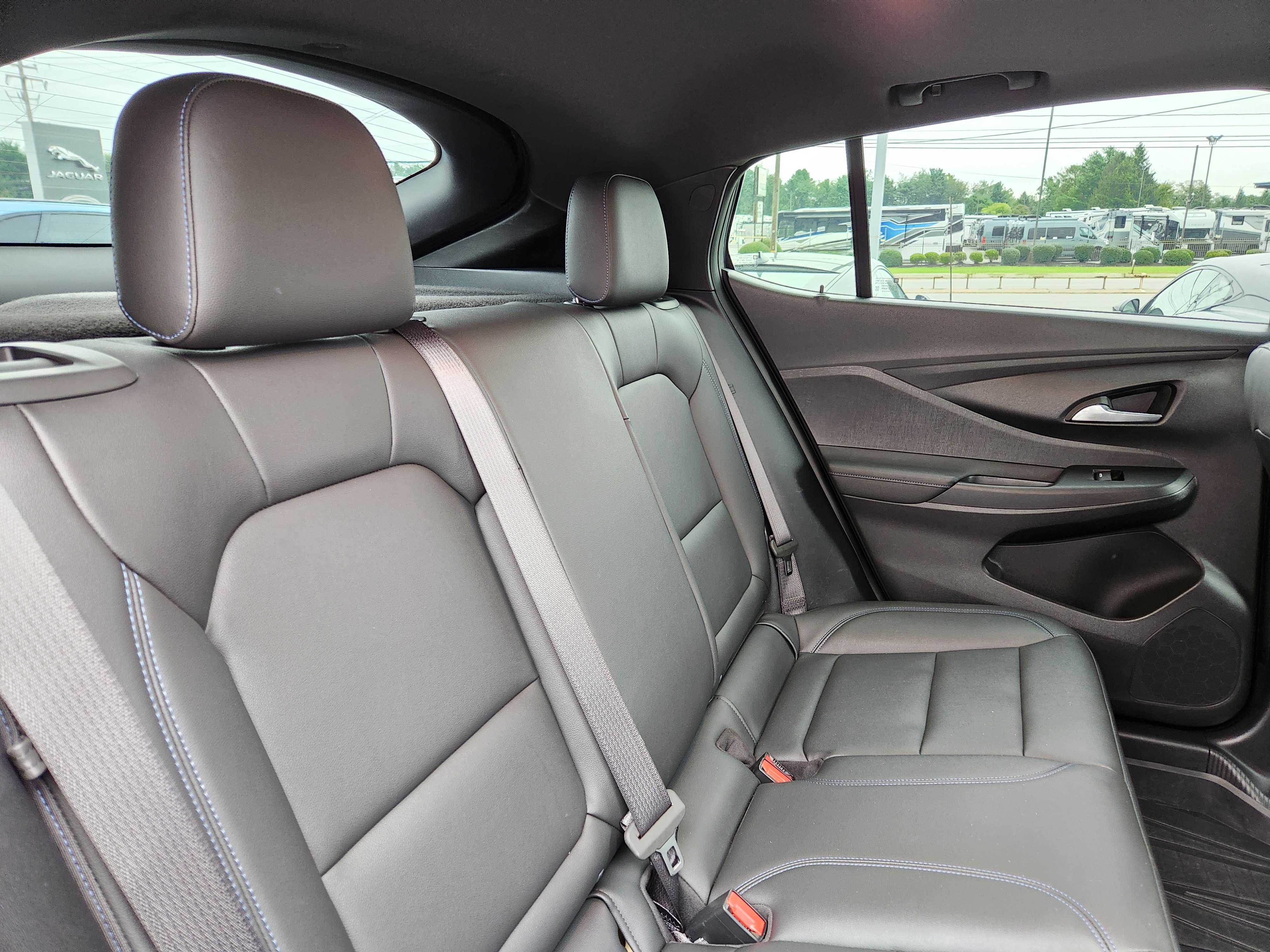 Used 2025 Buick Envista Sport Touring w/ Convenience I Package FWD image 15