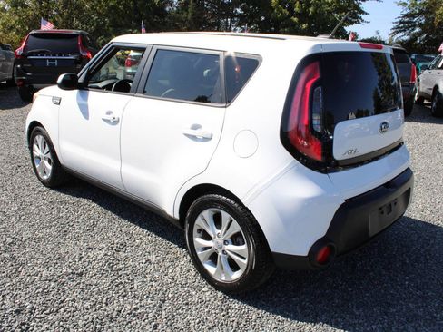 Used 2014 Kia Soul + image 9