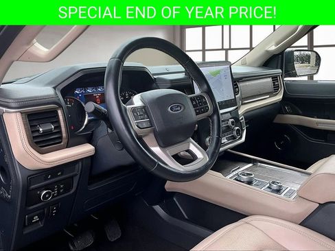 Used 2022 Ford Expedition Limited image 16