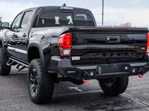 Used 2019 Toyota Tacoma TRD Off-Road image 6